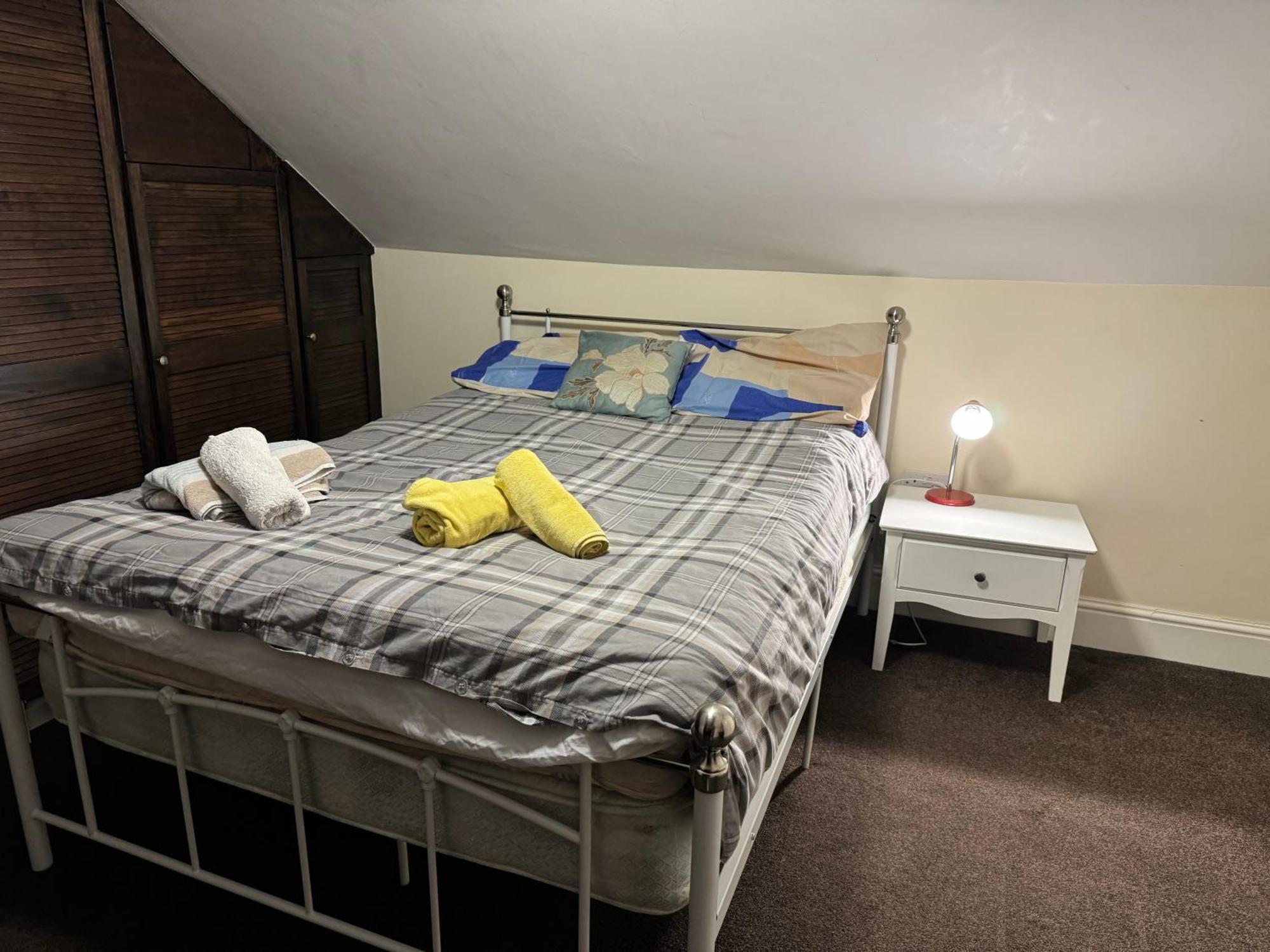 Comfortable Home Away From Home, Town Centre, Free Parking,Multiple Rooms Челтенхам Экстерьер фото