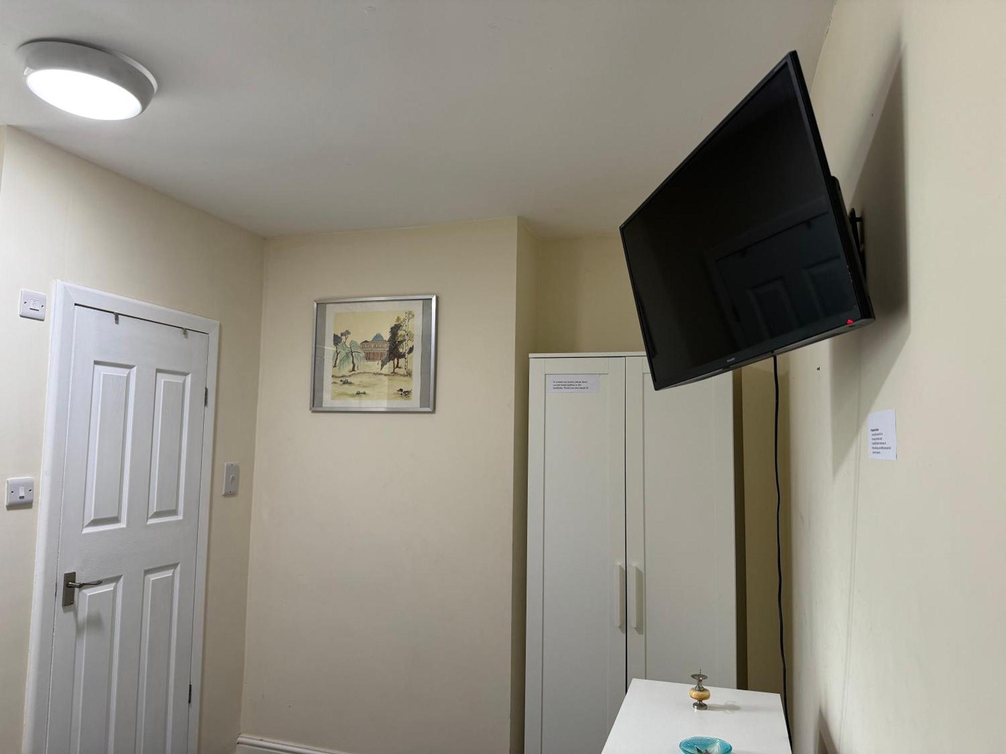 Comfortable Home Away From Home, Town Centre, Free Parking,Multiple Rooms Челтенхам Экстерьер фото