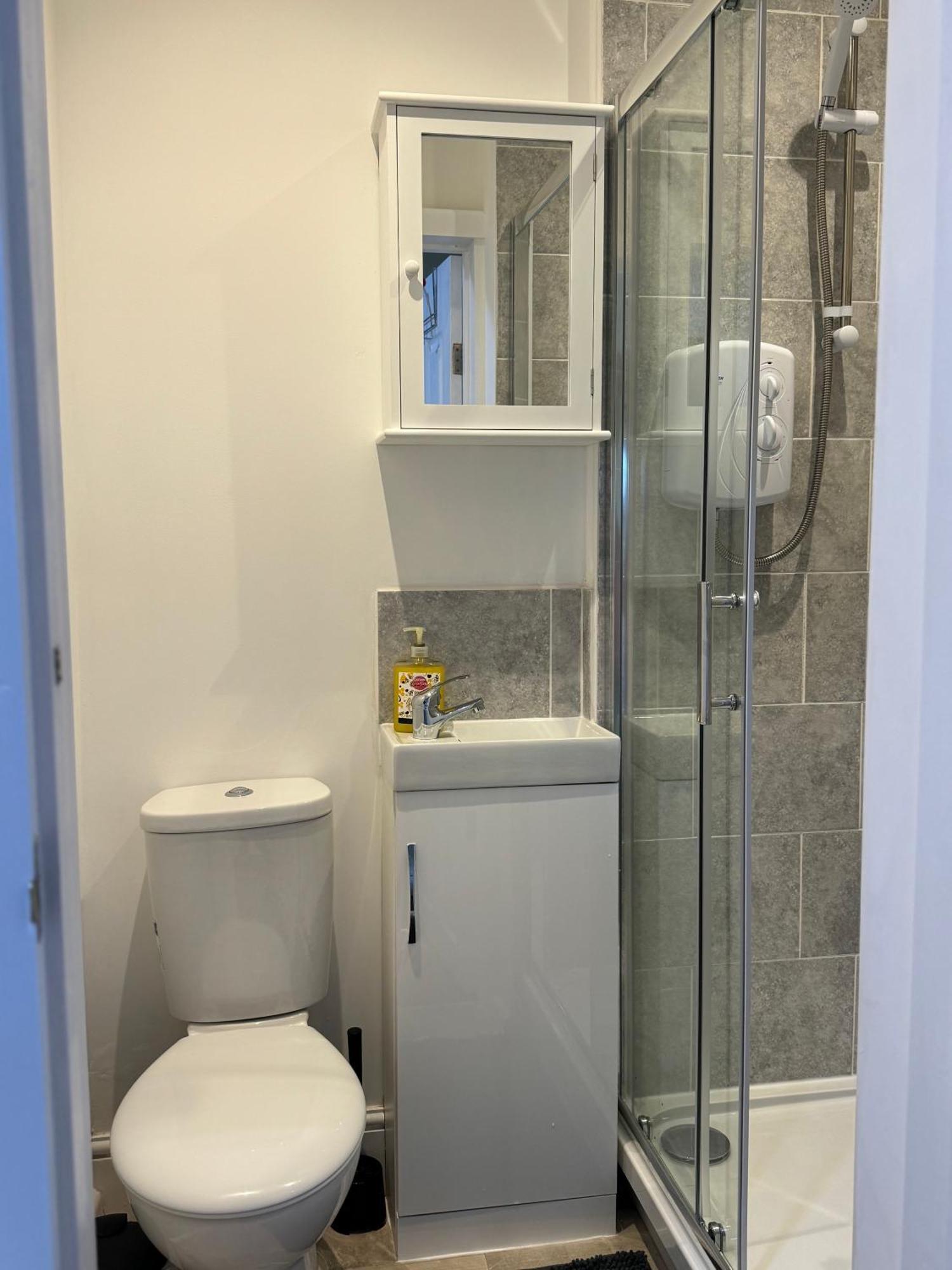Comfortable Home Away From Home, Town Centre, Free Parking,Multiple Rooms Челтенхам Экстерьер фото